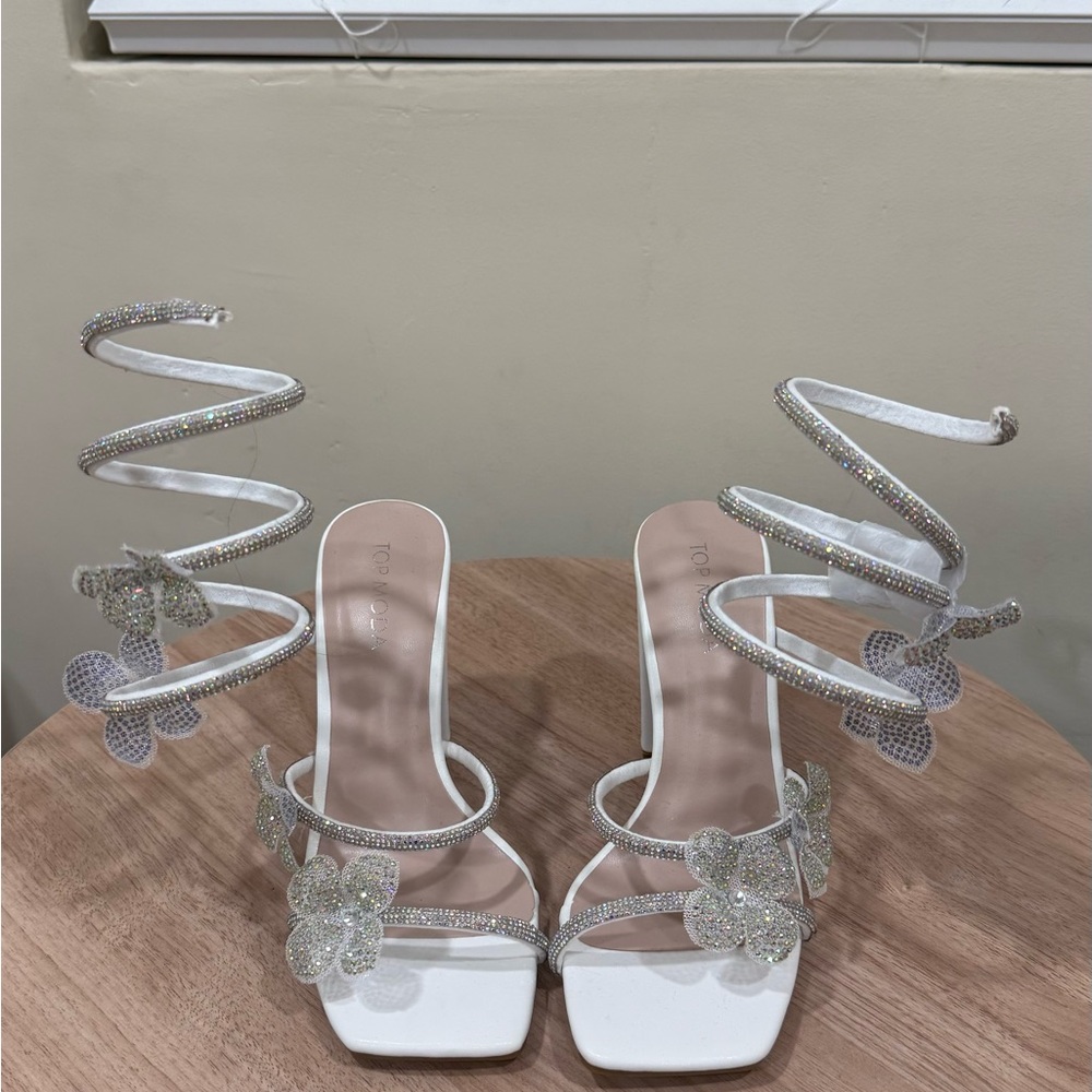 TOP Moda White Spiral Strap Heels